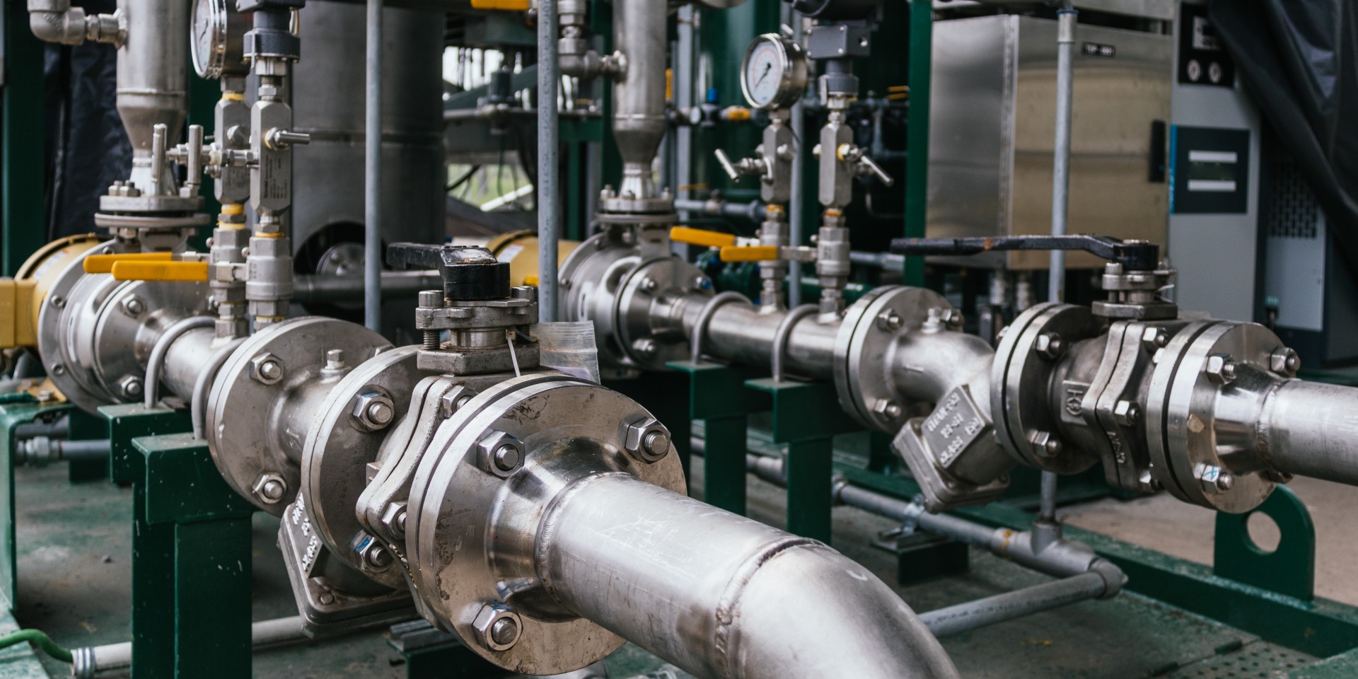 closeup-view-cylindrical-grinder-industrial-concept